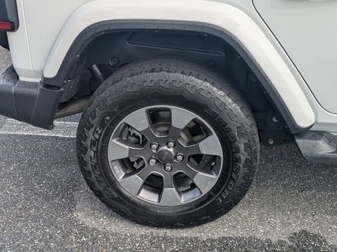 Used 2020 Jeep Wrangler Unlimited Sahara AWD/4WD image 11
