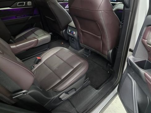 Used 2025 Ford Explorer Platinum w/ LUX Leather Package AWD/4WD image 35