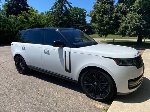 Used 2023 Land Rover Range Rover Long Wheelbase SE AWD/4WD image 5