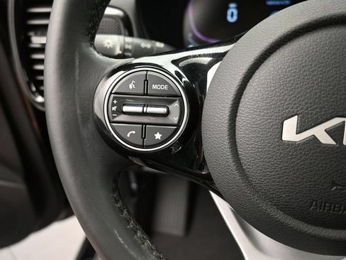 Used 2023 Kia Soul EX FWD image 3
