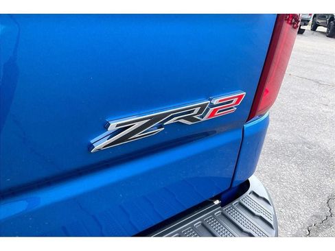 Used 2023 Chevrolet Silverado 1500 ZR2 w/ Technology Package AWD/4WD image 9