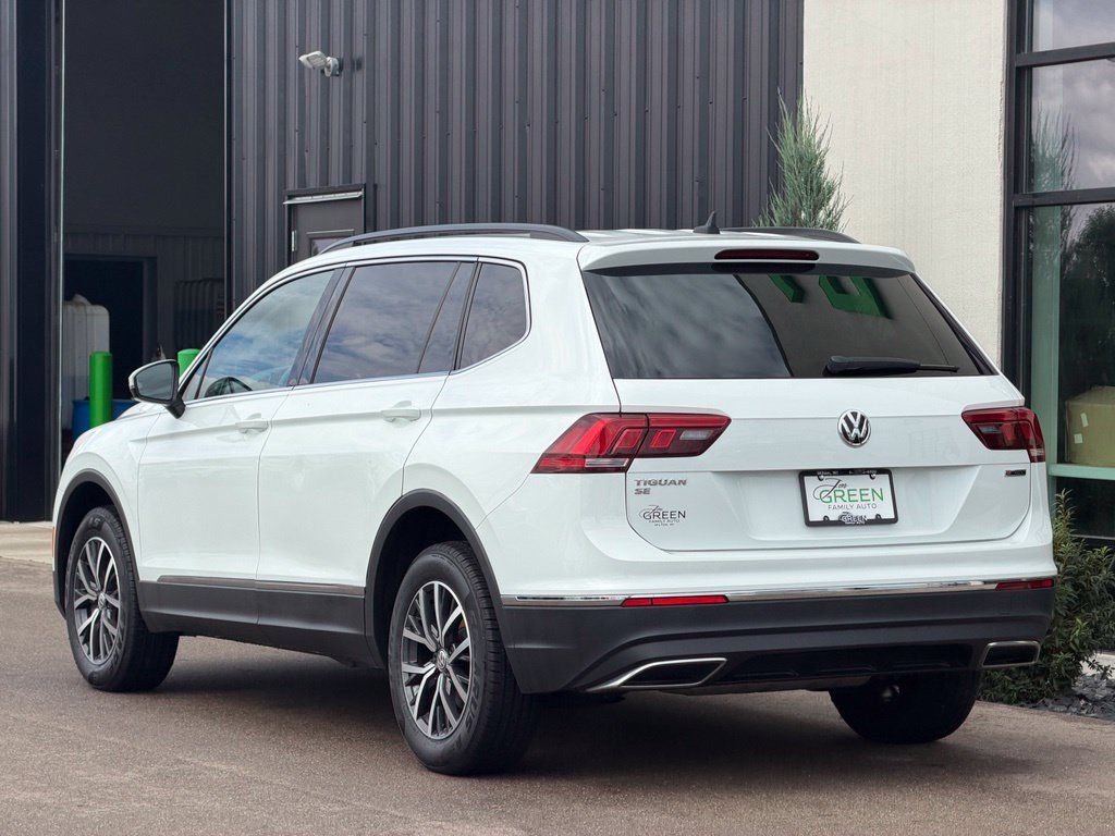 Used 2020 Volkswagen Tiguan SE w/ Panoramic Sunroof Package AWD/4WD image 3