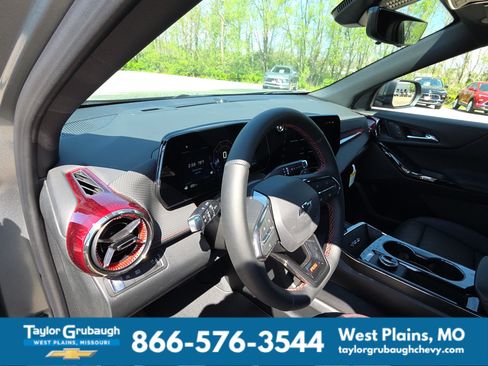 New 2026 Chevrolet Equinox RS w/ Convenience Package III FWD image 14