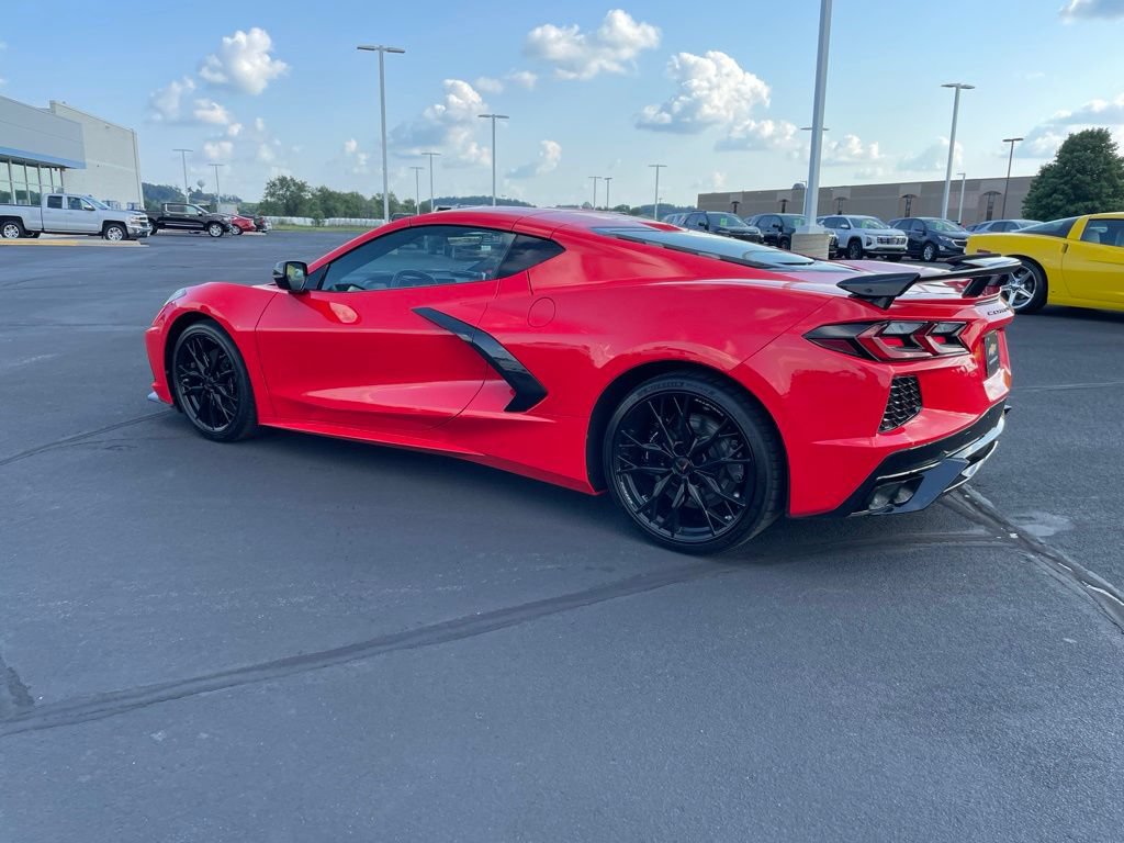 Used 2025 Chevrolet Corvette Stingray Premium Cpe w/ Z51 Performance Package RWD image 3