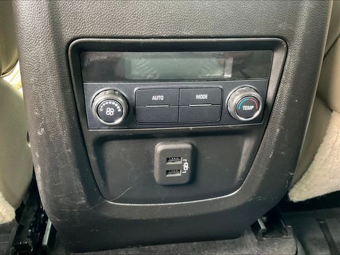 Used 2019 Buick Enclave Essence image 32