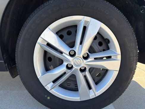 Used 2025 Nissan Kicks Play S image 9