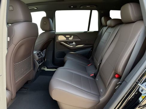 Used 2022 Mercedes-Benz GLS 450 4MATIC image 7