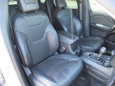 Used 2020 Jeep Cherokee Limited AWD/4WD image 9