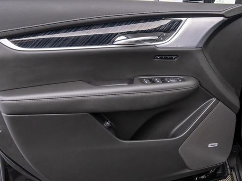 New 2025 Cadillac XT6 Premium Luxury image 12