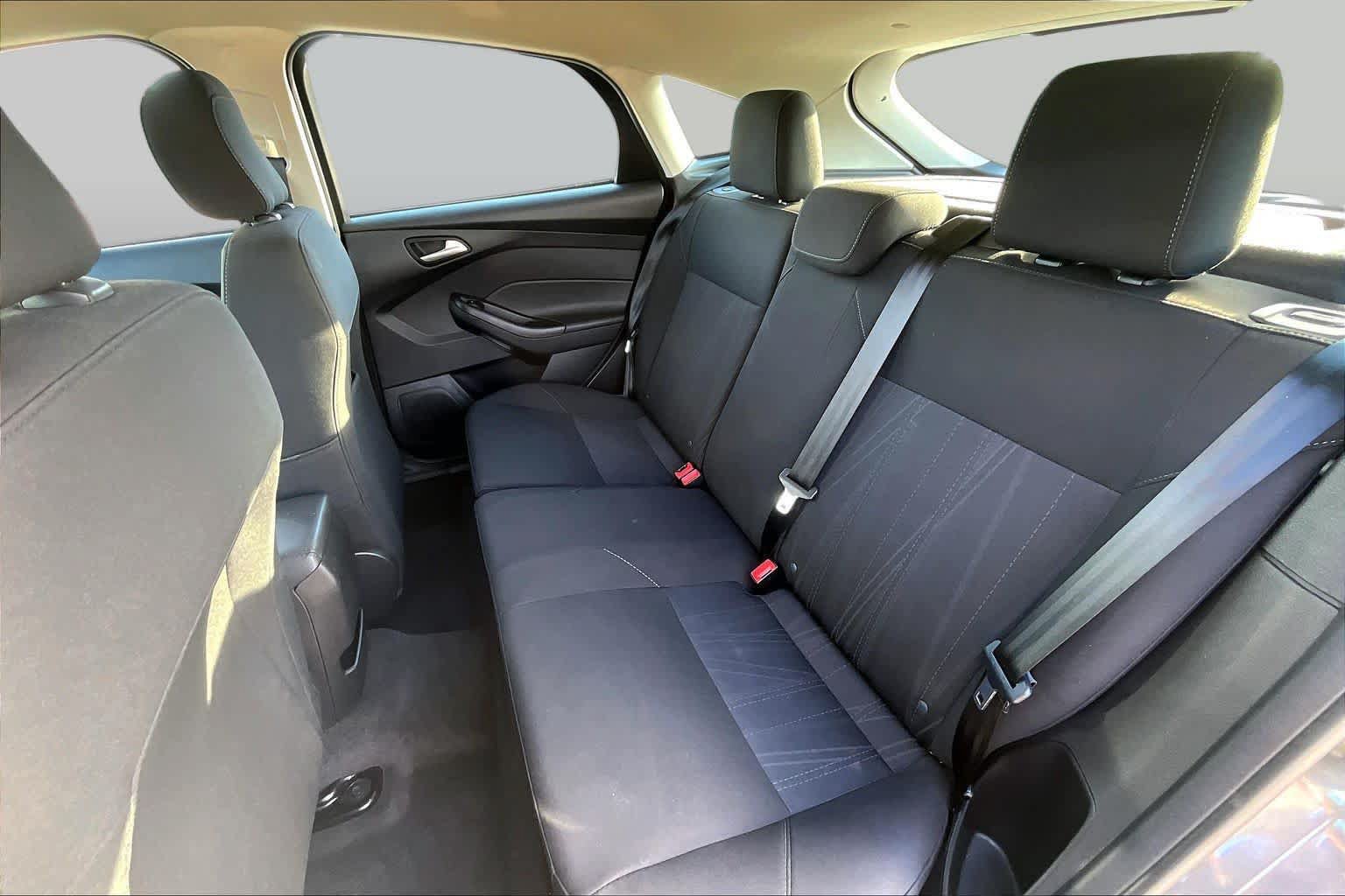 Used 2018 Ford Focus SE w/ Interior Protection Package FWD image 21