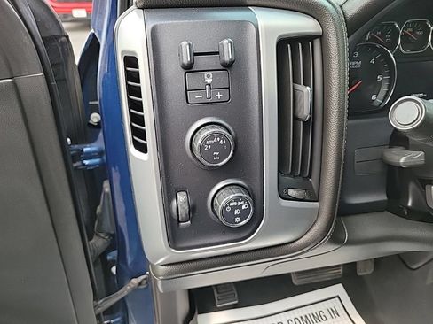 Used 2017 GMC Sierra 1500 SLE w/ SLE Value Package AWD/4WD image 10
