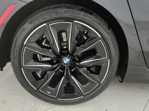 Used 2026 BMW 740i w/ Premium Package RWD image 95
