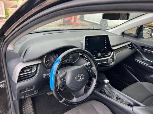 Used 2021 Toyota C-HR LE FWD image 18