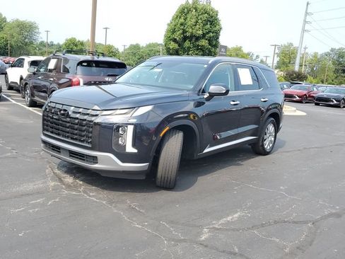 Used 2023 Hyundai Palisade SEL w/ Cargo Package FWD image 2