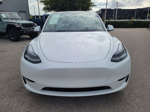 Used 2023 Tesla Model Y Long Range image 3