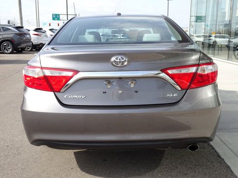 Used 2016 Toyota Camry XLE w/ Moonroof Package image 4