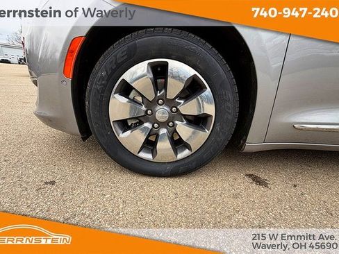 Used 2018 Chrysler Pacifica Limited w/ Advanced Safetytec Group image 23