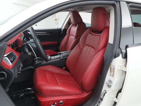 Certified 2023 Maserati Ghibli Modena RWD image 15