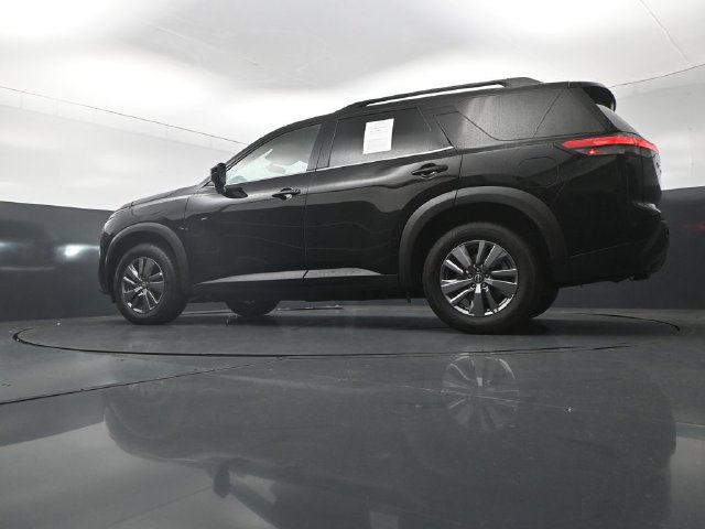 Certified 2025 Nissan Pathfinder SV FWD image 32