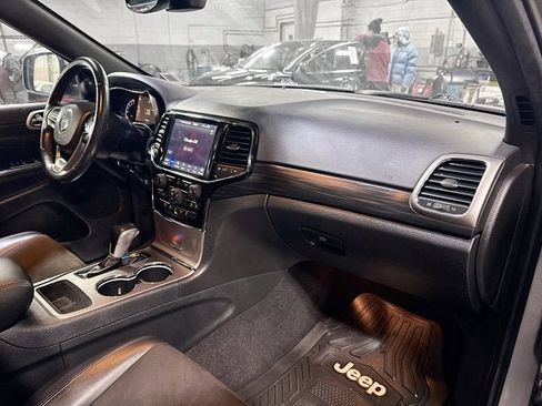 Used 2020 Jeep Grand Cherokee Altitude image 25