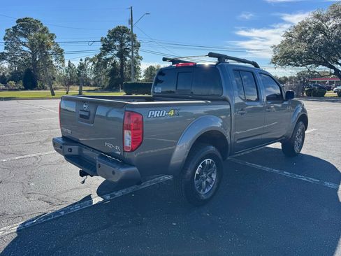 Used 2017 Nissan Frontier PRO-4X w/ Pro-4x Luxury Package image 6
