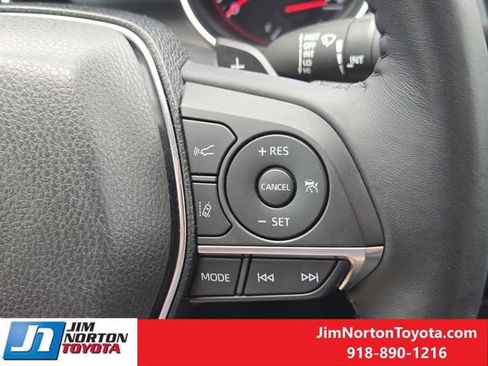 Used 2019 Toyota Camry XSE FWD image 31