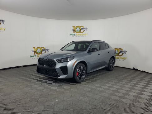 Certified 2025 BMW X2 xDrive28i w/ Technology Package AWD/4WD image 3