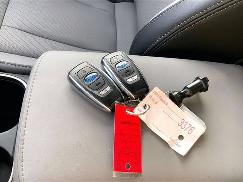Used 2025 Subaru Outback Limited XT AWD/4WD image 34