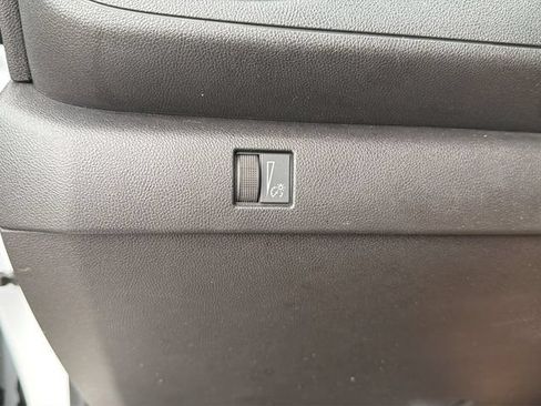 Used 2023 Chevrolet Colorado W/T RWD image 18