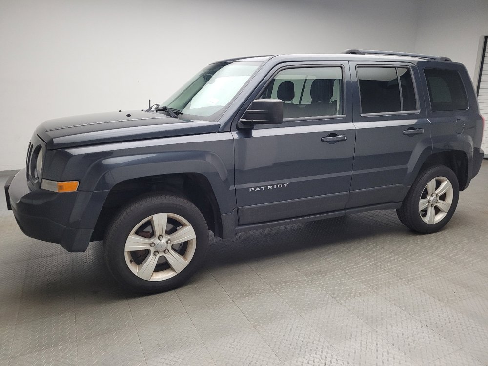 Used 2014 Jeep Patriot Latitude w/ Sun/Sound Group AWD/4WD image 2
