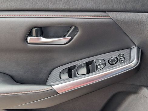 Certified 2023 Nissan Sentra SR FWD image 23