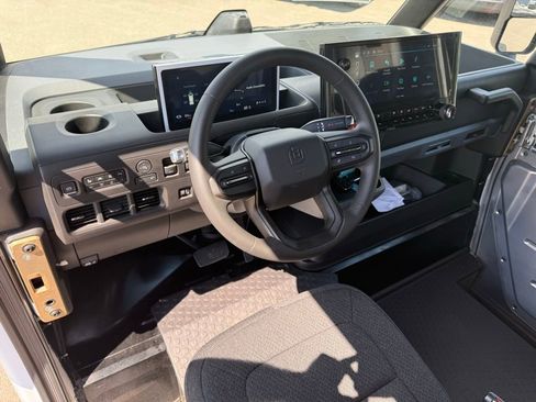 Used 2024 Chevrolet Brightdrop 600 w/ Commercial Equipment Package image 9