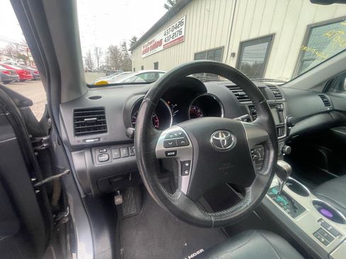 Used 2013 Toyota Highlander SE image 14