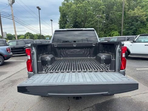 Used 2020 Chevrolet Silverado 1500 Custom Trail Boss w/ Custom Convenience Package AWD/4WD image 8