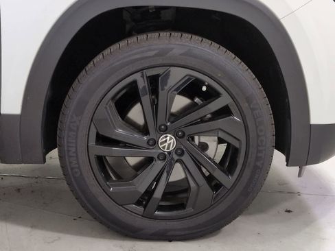Certified 2022 Volkswagen Atlas SE w/ Black Wheel Package image 13