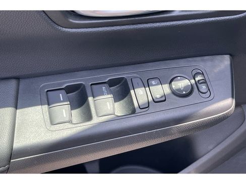 Used 2024 Honda CR-V LX image 12