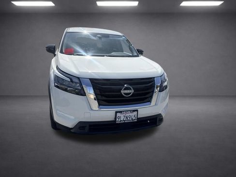 Used 2024 Nissan Pathfinder S FWD image 8