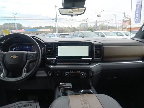 Used 2024 Chevrolet Silverado 1500 High Country w/ Technology Package image 26