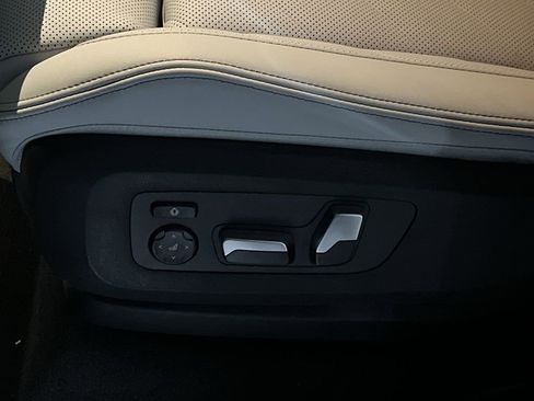 New 2026 BMW X5 xDrive40i w/ M Sport Package image 12