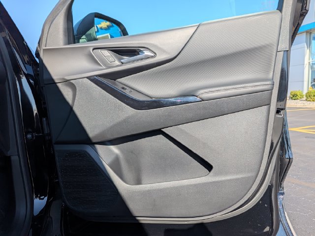 Used 2025 Chevrolet Equinox LT FWD image 13