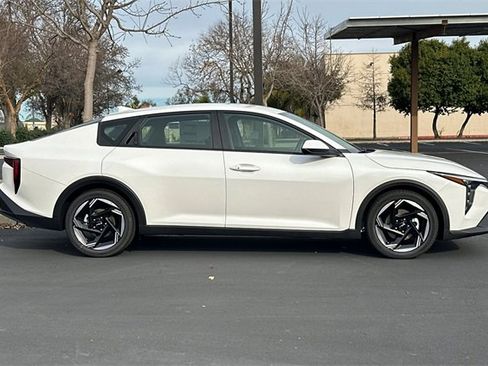 New 2026 Kia K4 EX image 3