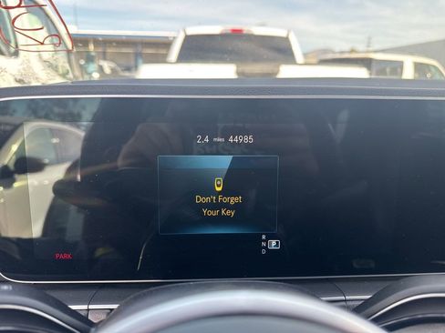 Used 2021 Mercedes-Benz GLE 350 w/ Premium Package image 10