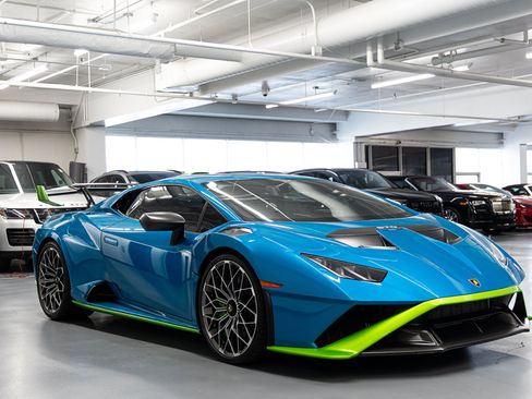 Used 2022 Lamborghini Huracan STO RWD image 11
