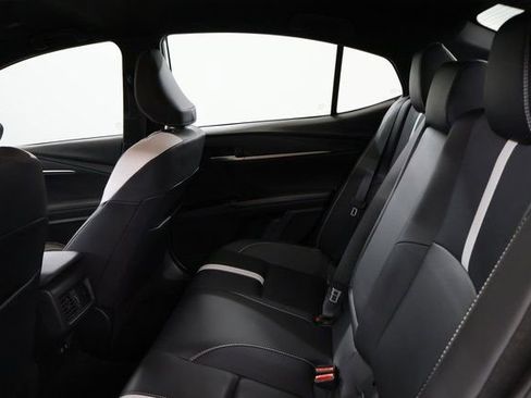 Used 2025 Toyota Camry SE image 31