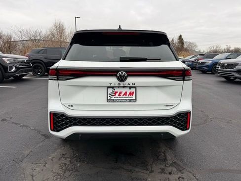 New 2026 Volkswagen Tiguan SE R-Line AWD/4WD image 4