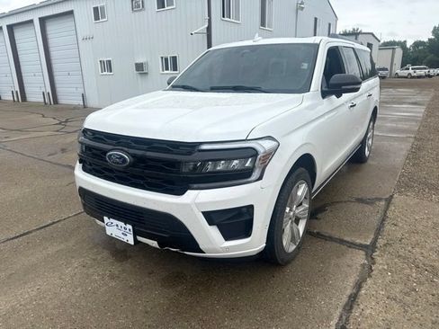 Used 2024 Ford Expedition Max Platinum AWD/4WD image 5