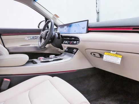 Certified 2026 Genesis GV70 2.5T Select image 13