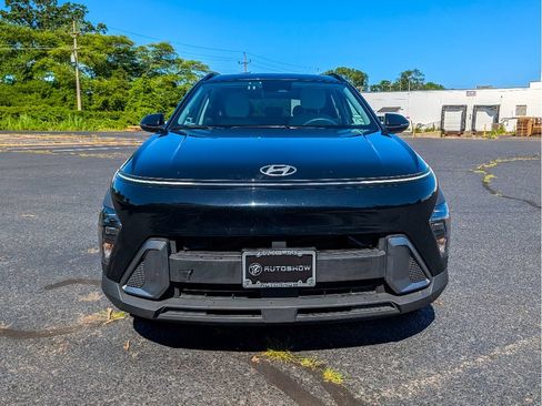 Used 2024 Hyundai Kona SEL FWD image 2