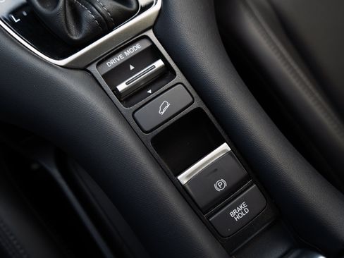 Certified 2024 Honda HR-V EX-L image 28