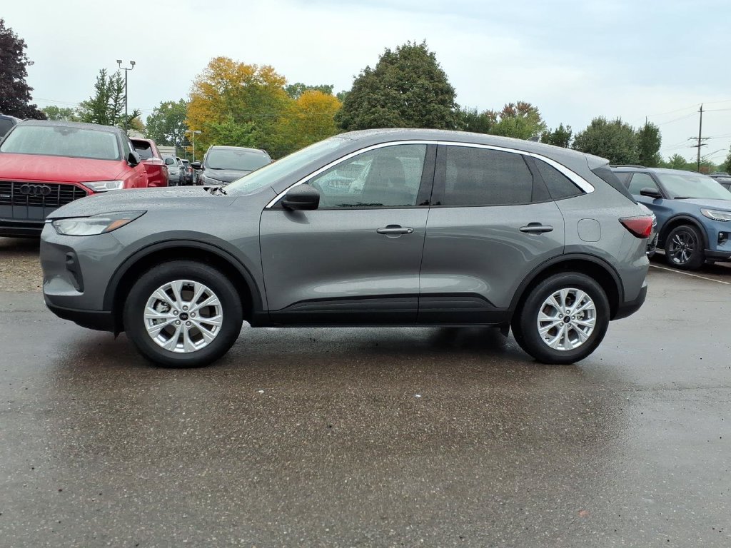 Used 2024 Ford Escape Active w/ Tech Pack #1 AWD/4WD image 2